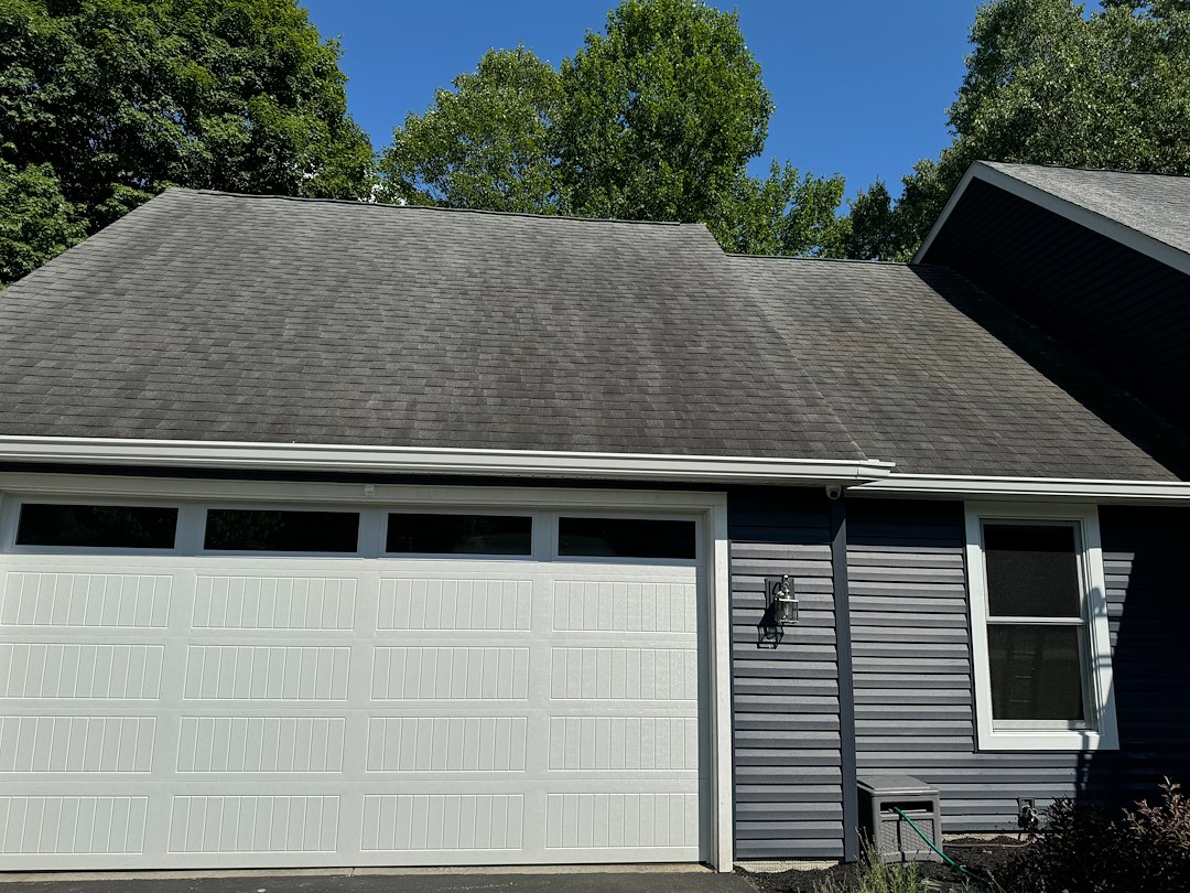 Top Quality Roof Cleaning in Granville, Ohio